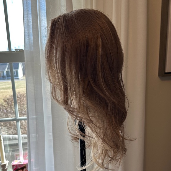 Chelsey Smith Crowns Johanna Petite - Picture 2 of 5